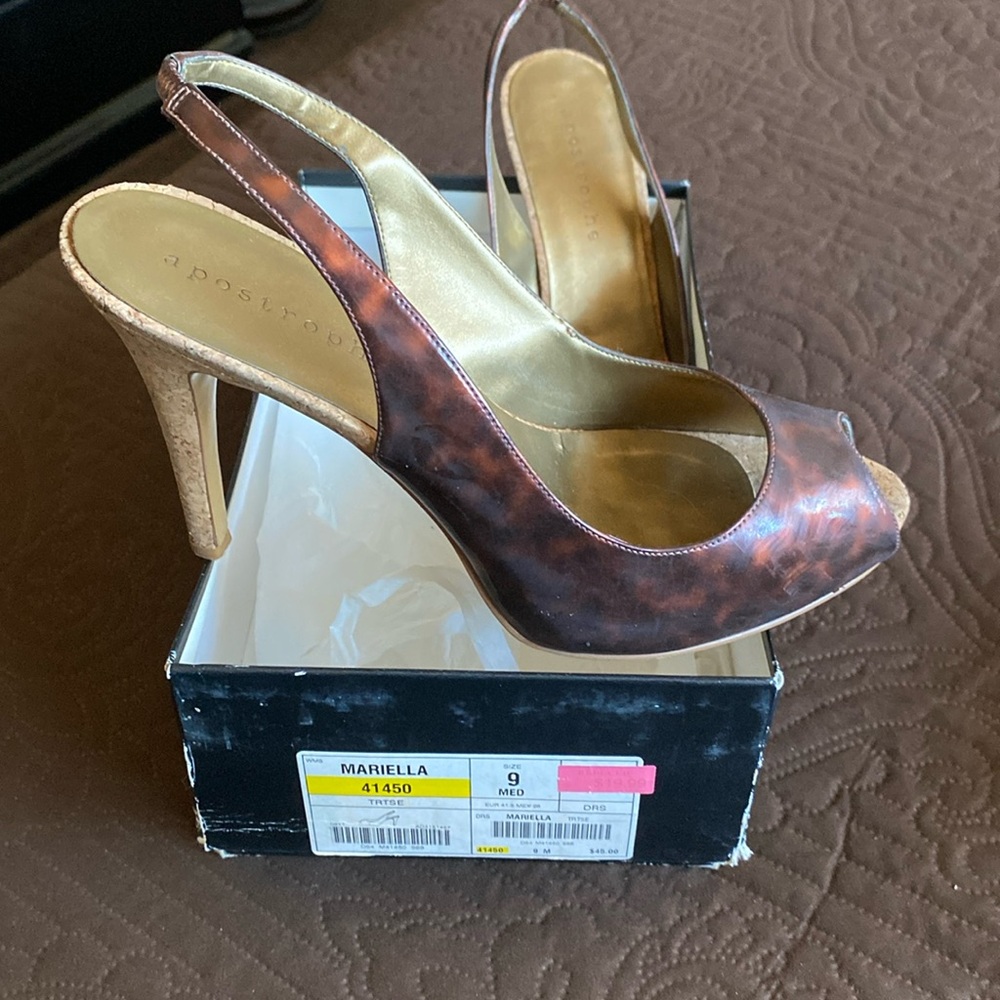 Straps shoes sexy look